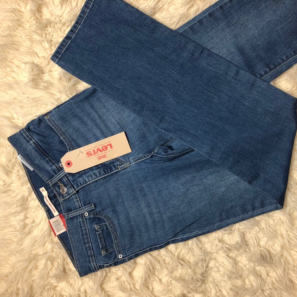 Levi’s 314 shaping straight